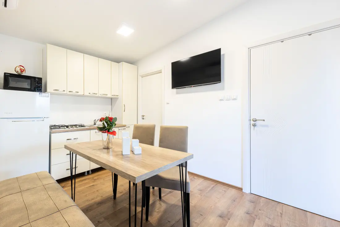 Mobil Home - Bungalow - Ház Donji Karinban