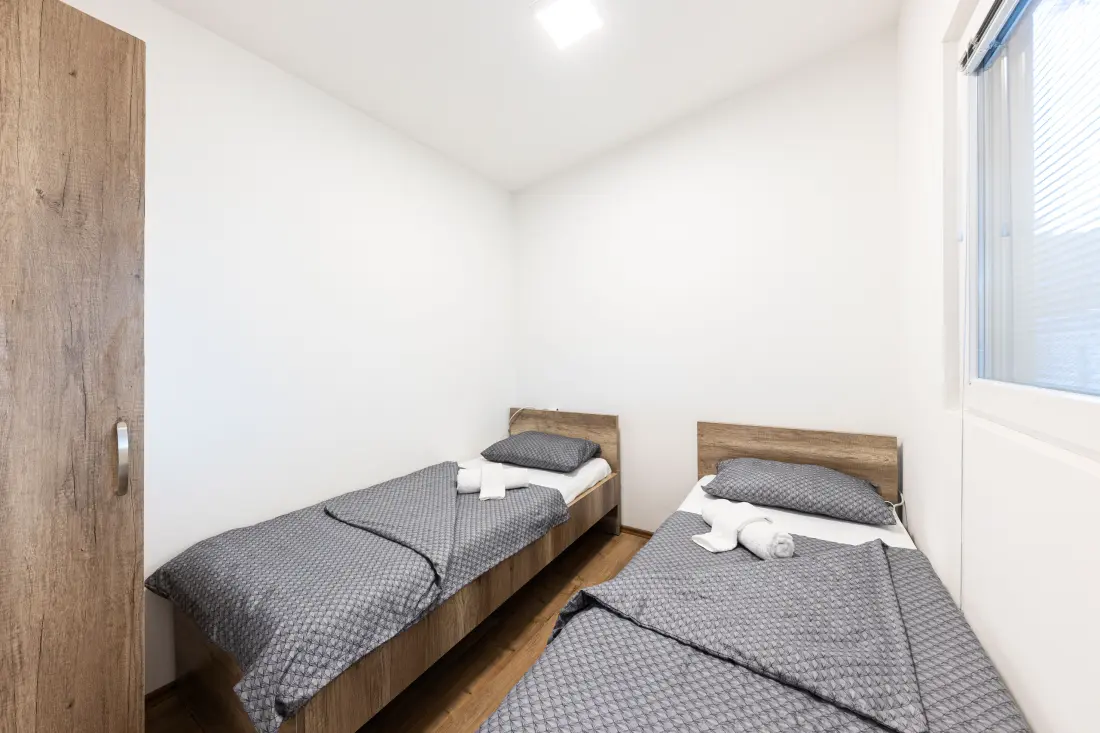 Mobil Home - Bungalow - Ház Donji Karinban
