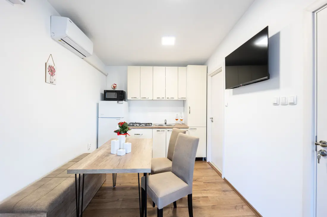Mobil Home - Bungalow - Ház Donji Karinban
