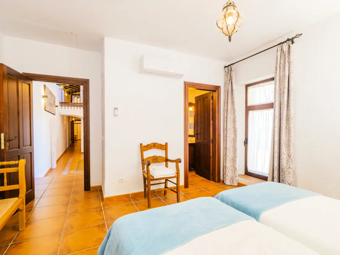 Huis in Setenil de las bodegas