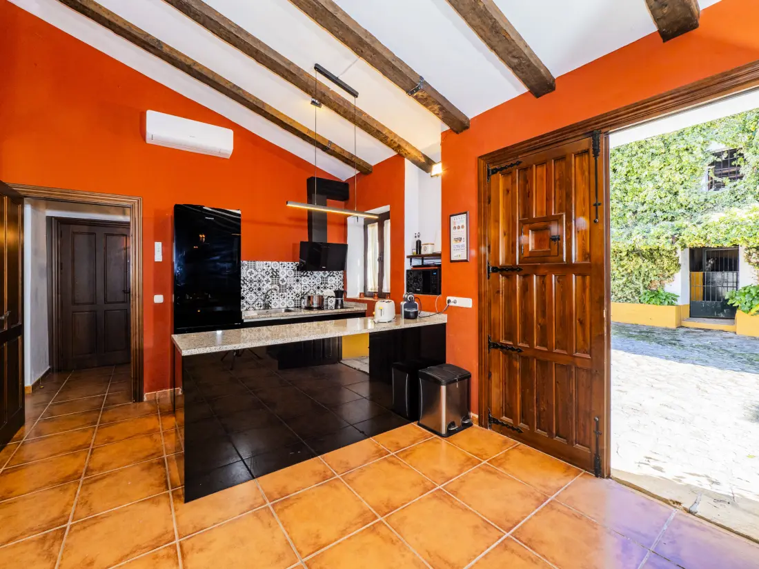 Huis in Setenil de las bodegas