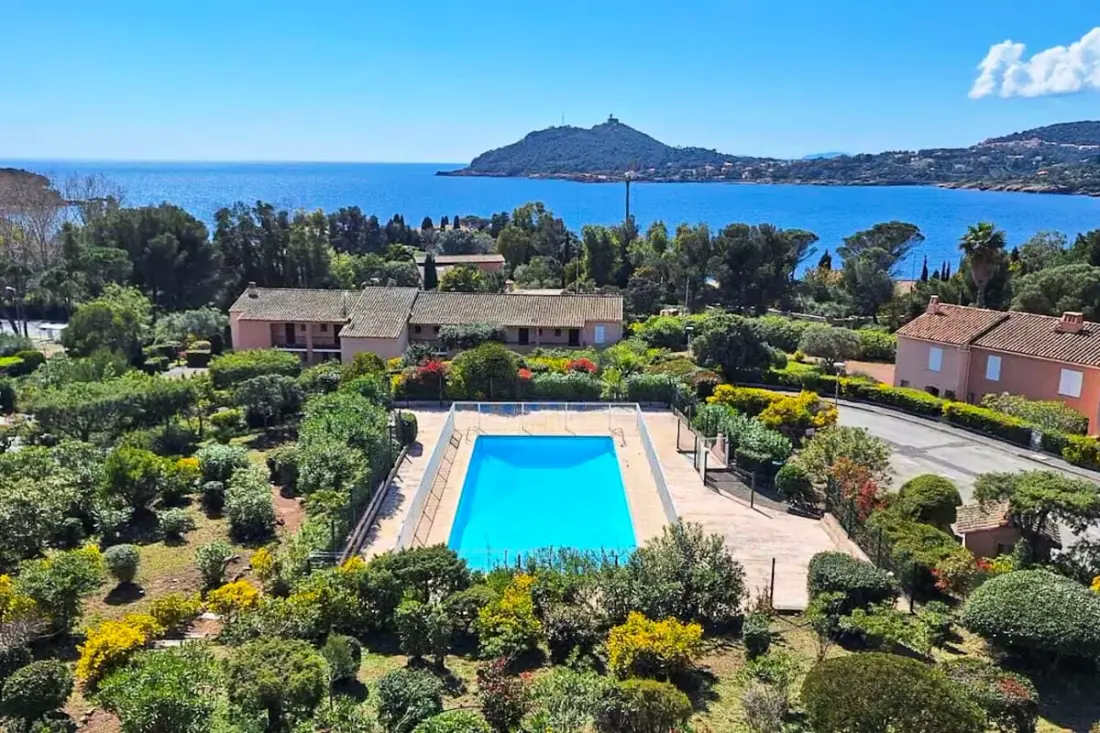 4 Pers-view Sea-pool And Beaches