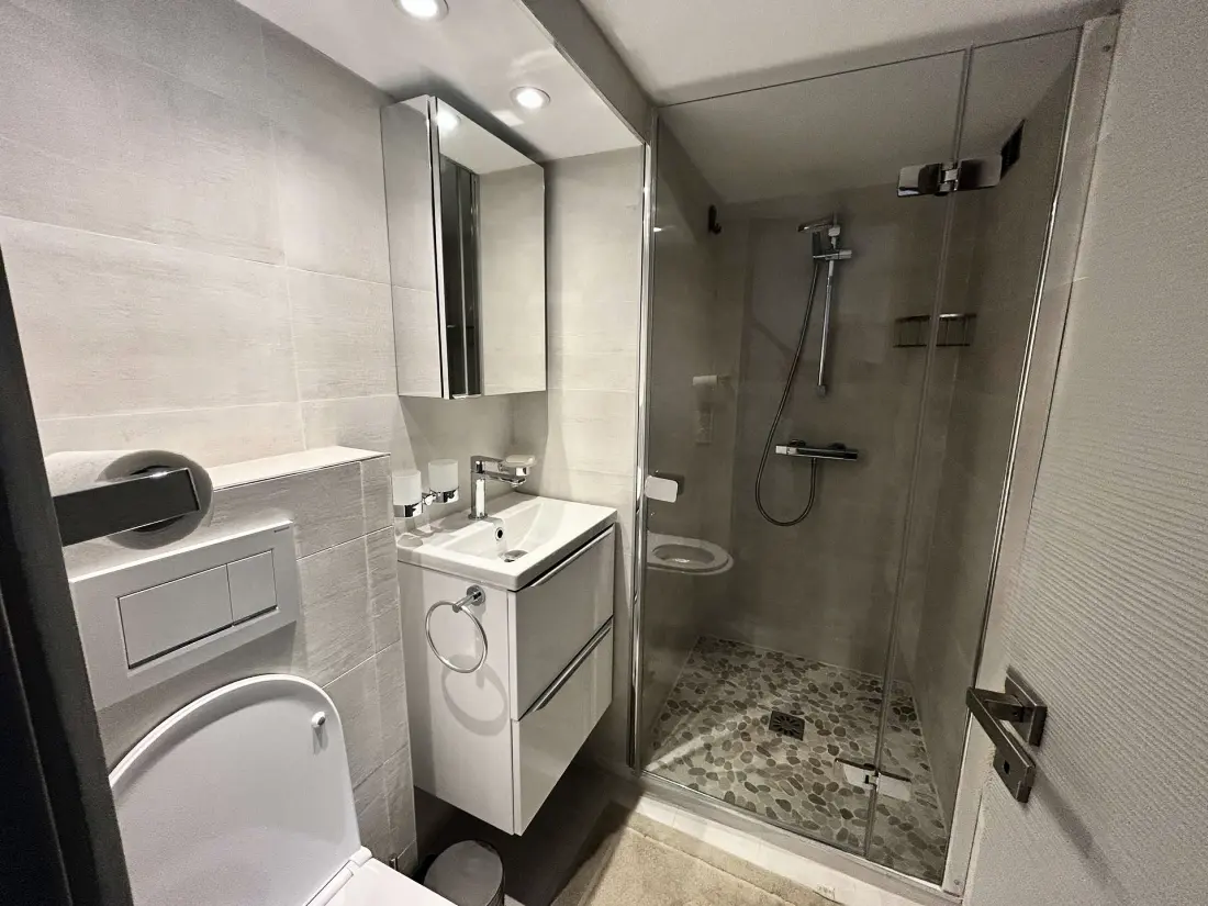 Ag000-293-agay Residence