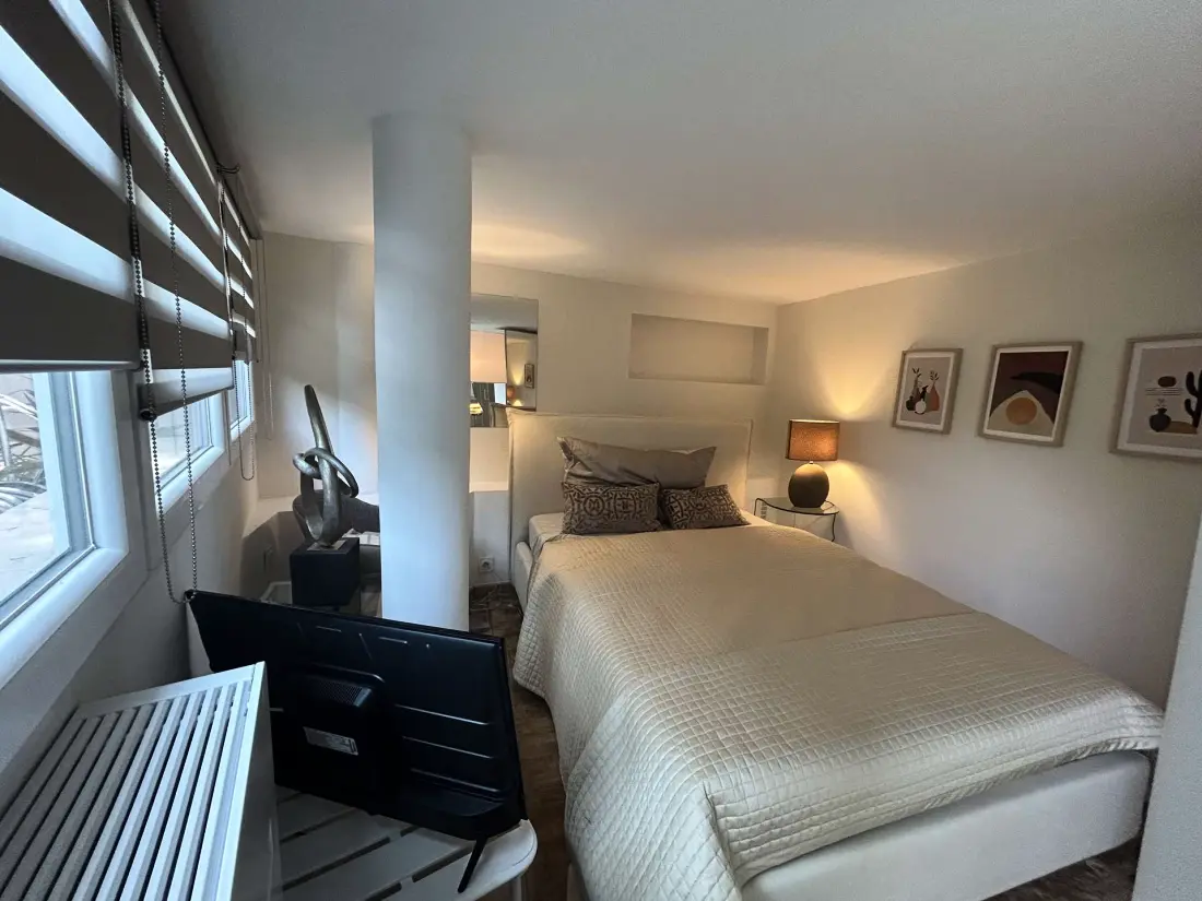 Ag000-293-agay Residence
