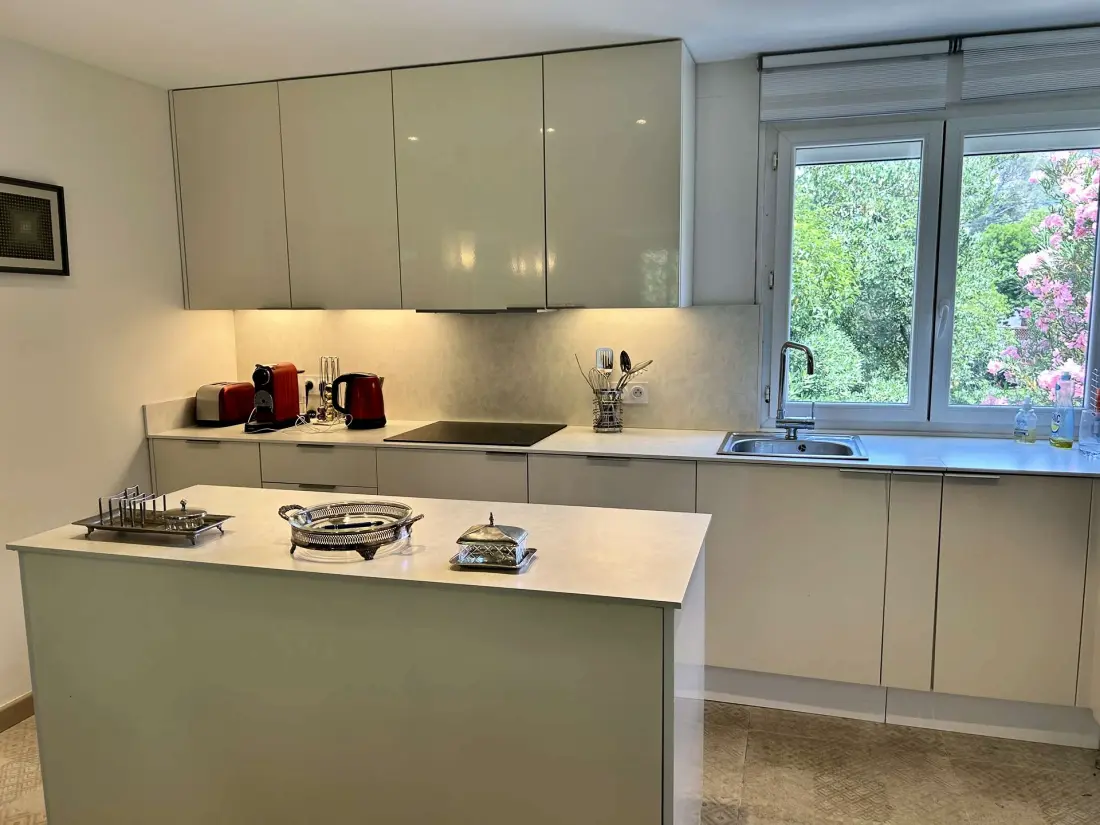 Ag000-293-agay Residence