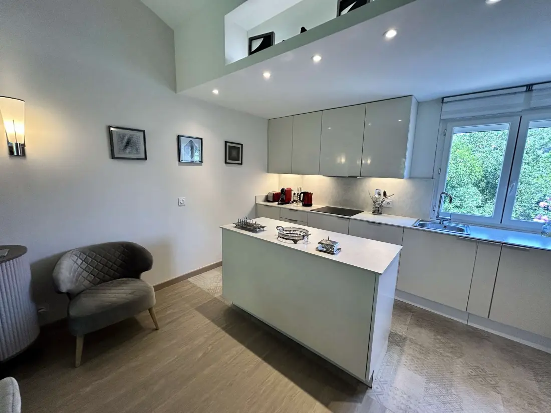 Ag000-293-agay Residence