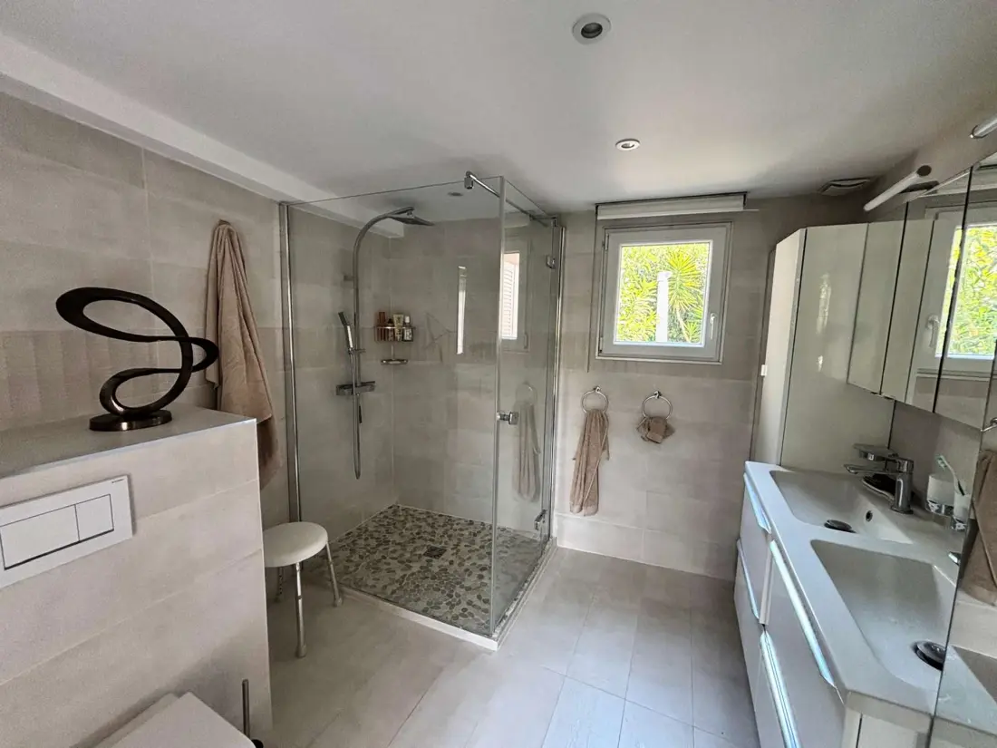 Ag000-293-agay Residence