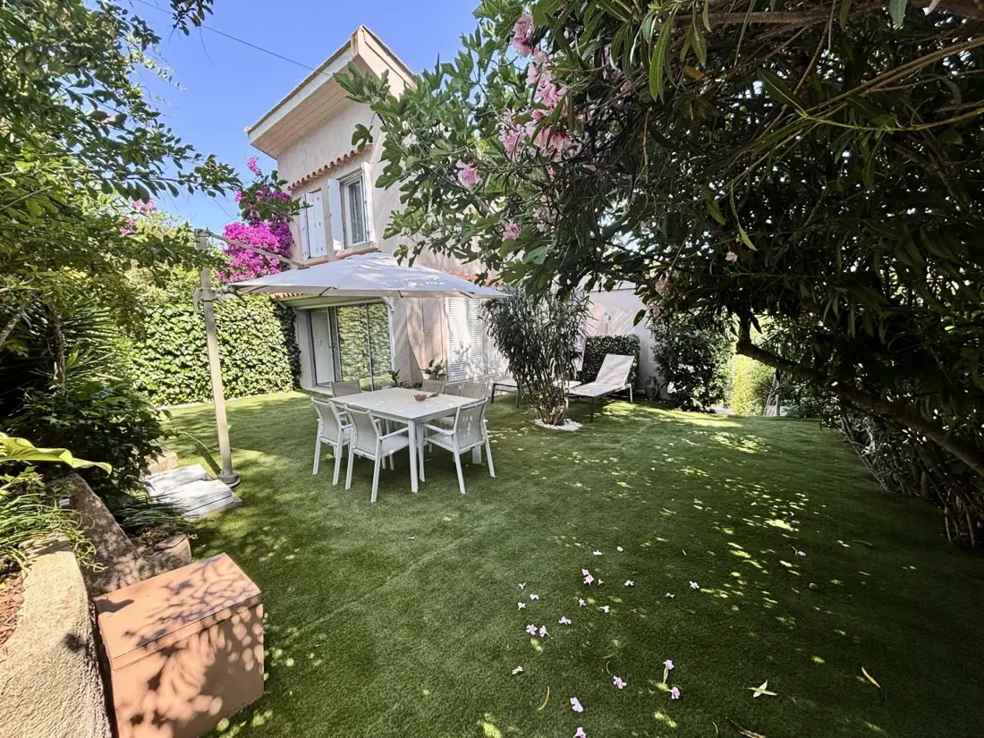 Ag000-293-agay Residence
