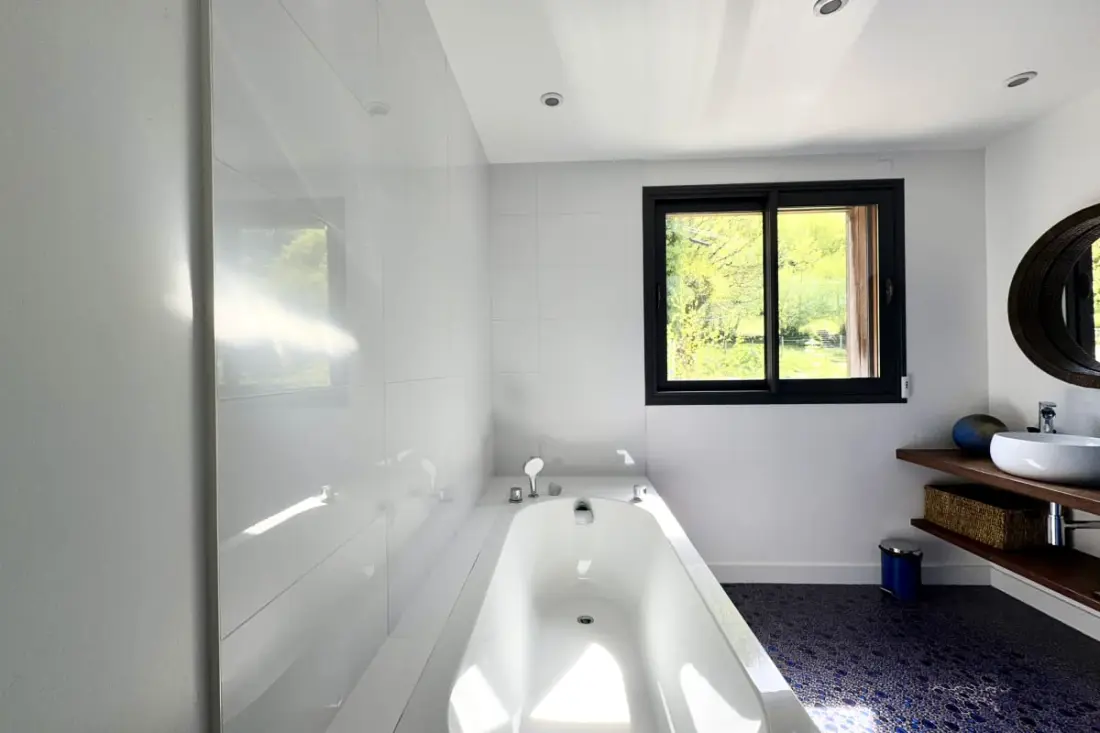 Family Villa Av. Swimming pool in Aiguebelette-le-lac