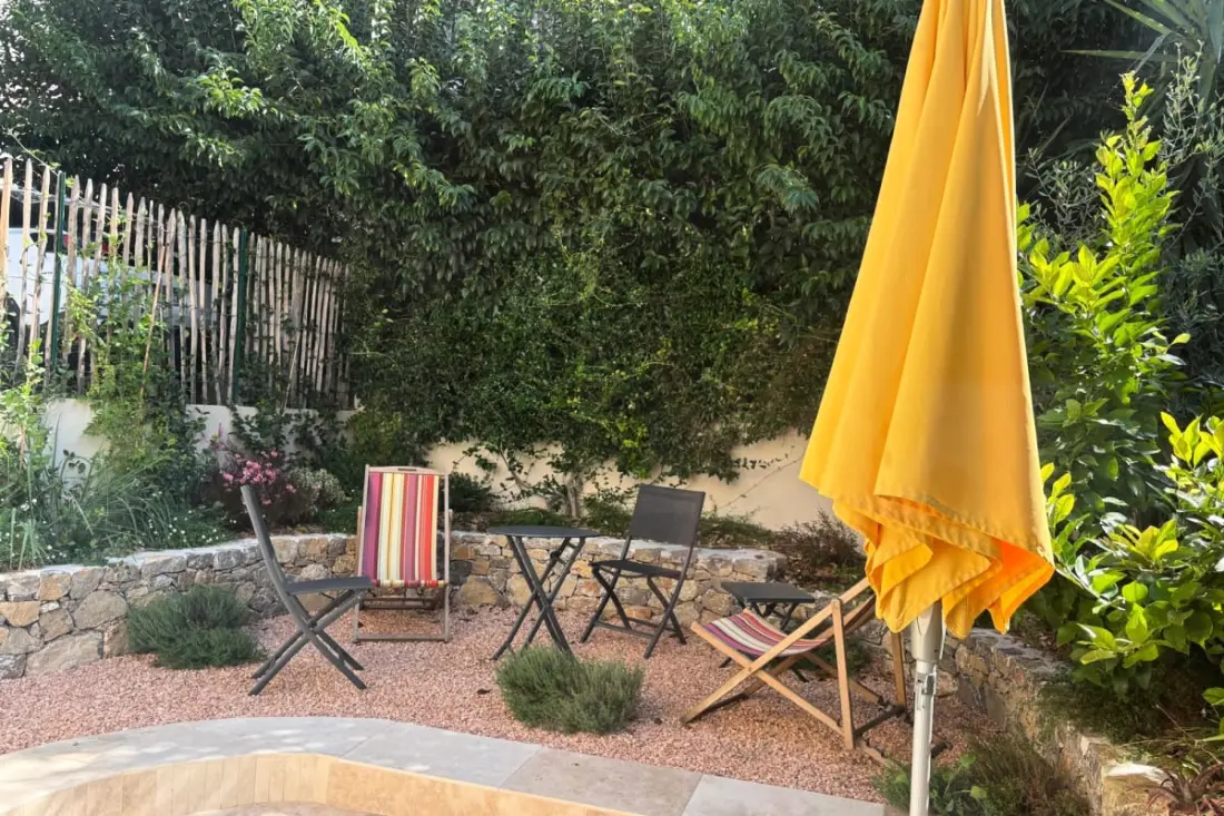 Charmant T2 Rénové Avec Jardin Et Parking Privatif