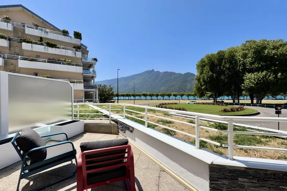 Lake Esplanade, T2 parkoló terasz