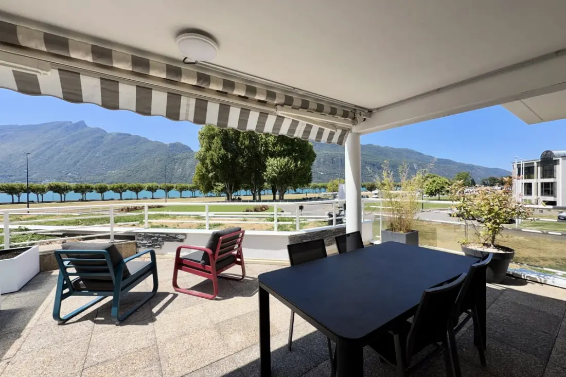 Lake Esplanade, T2 parkoló terasz