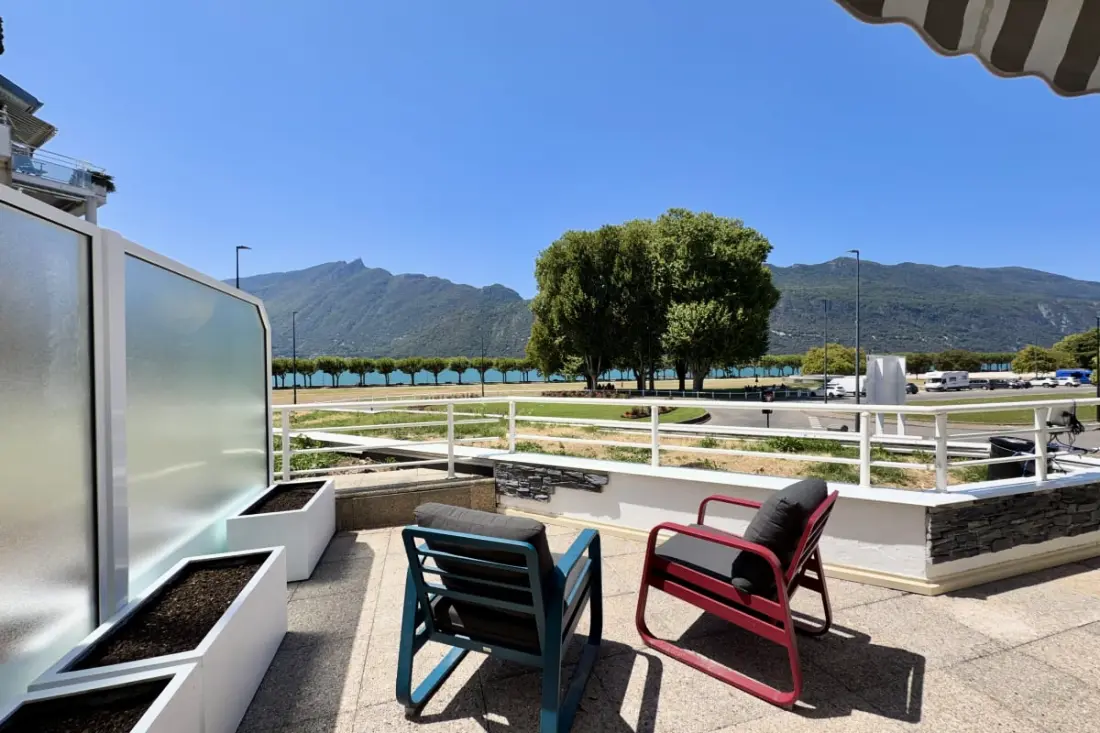 Lake Esplanade, T2 parkoló terasz