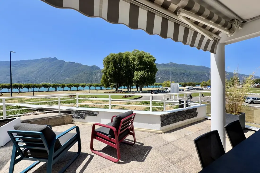 Lake Esplanade, T2 parkoló terasz