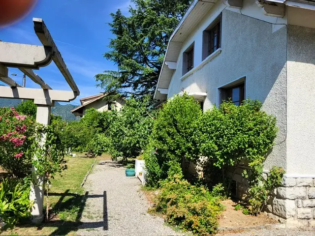 Residence egyéni Ház
