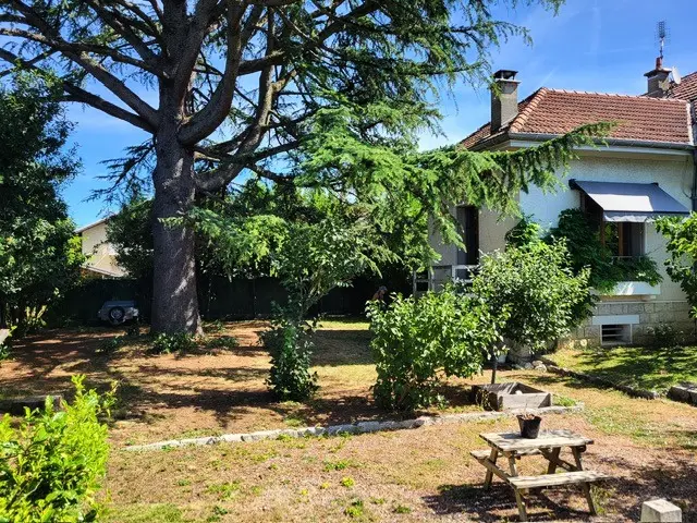 Residence egyéni Ház
