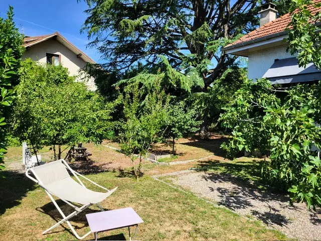 Residence egyéni Ház