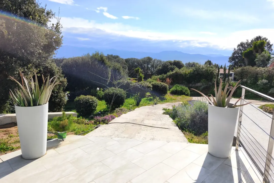 Apartman 3 szoba kertben Ajaccio