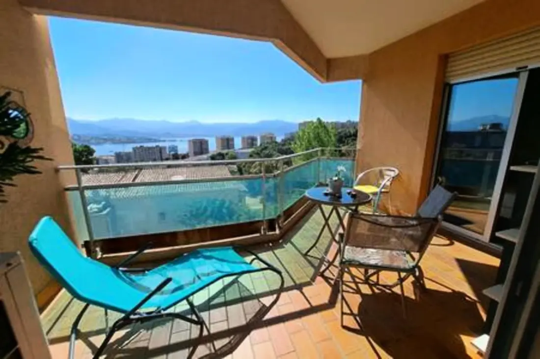Apartman terasz és parkolás Ajaccio