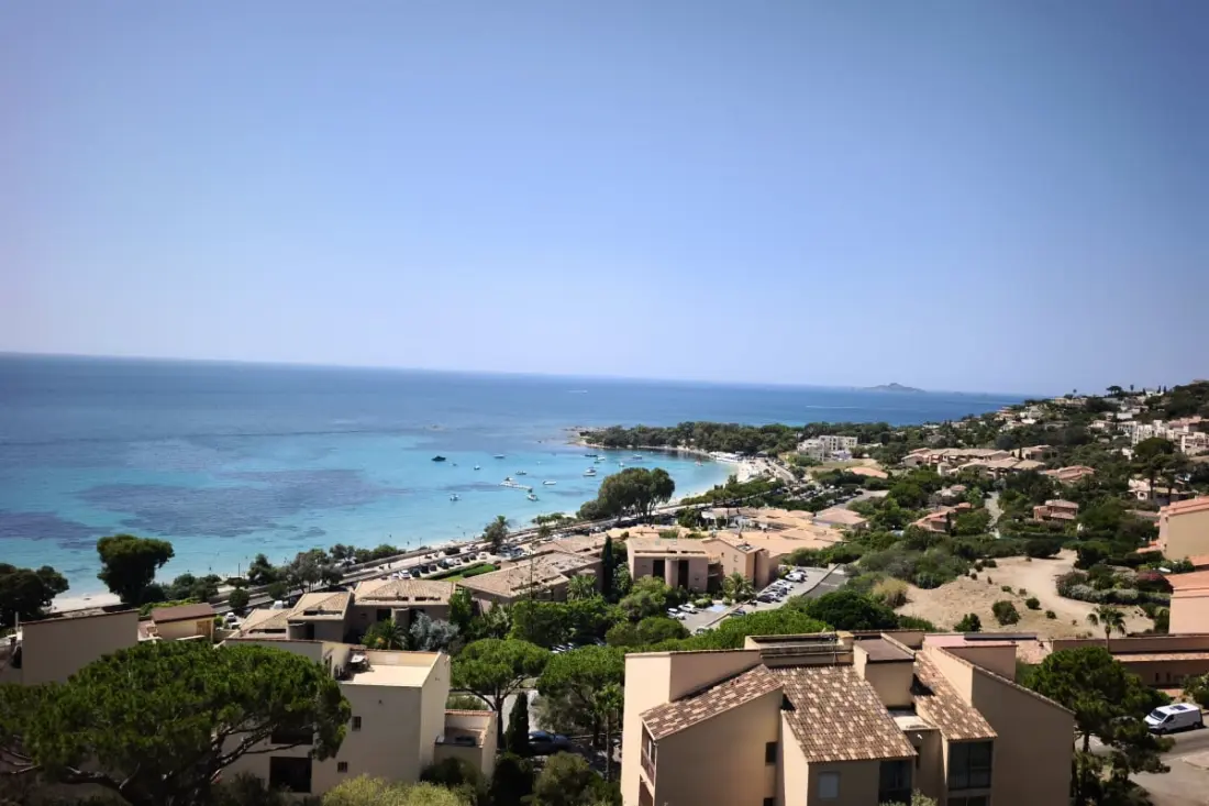 Panoramikus nézet Sea And Sanguinaries, teraszok