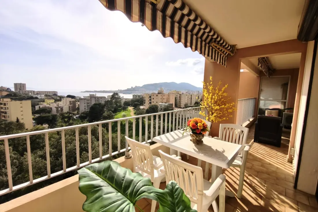 Nagy Luminous apartman Balcony és Sea View