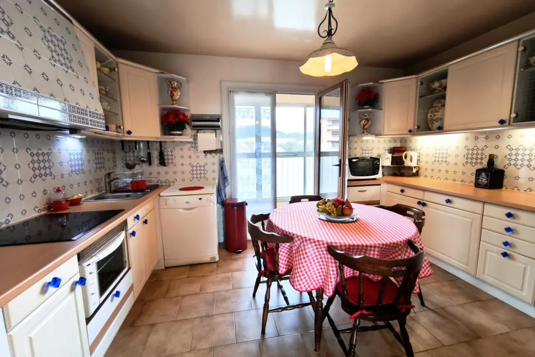 Nagy Luminous apartman Balcony és Sea View