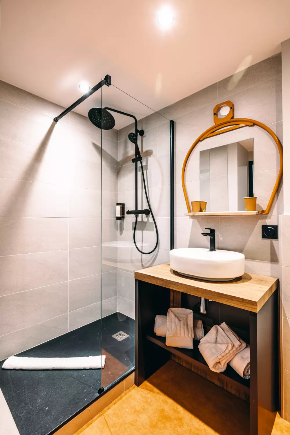 Hotel Base Camp Lodge Albertville - Morgenmad inkluderet