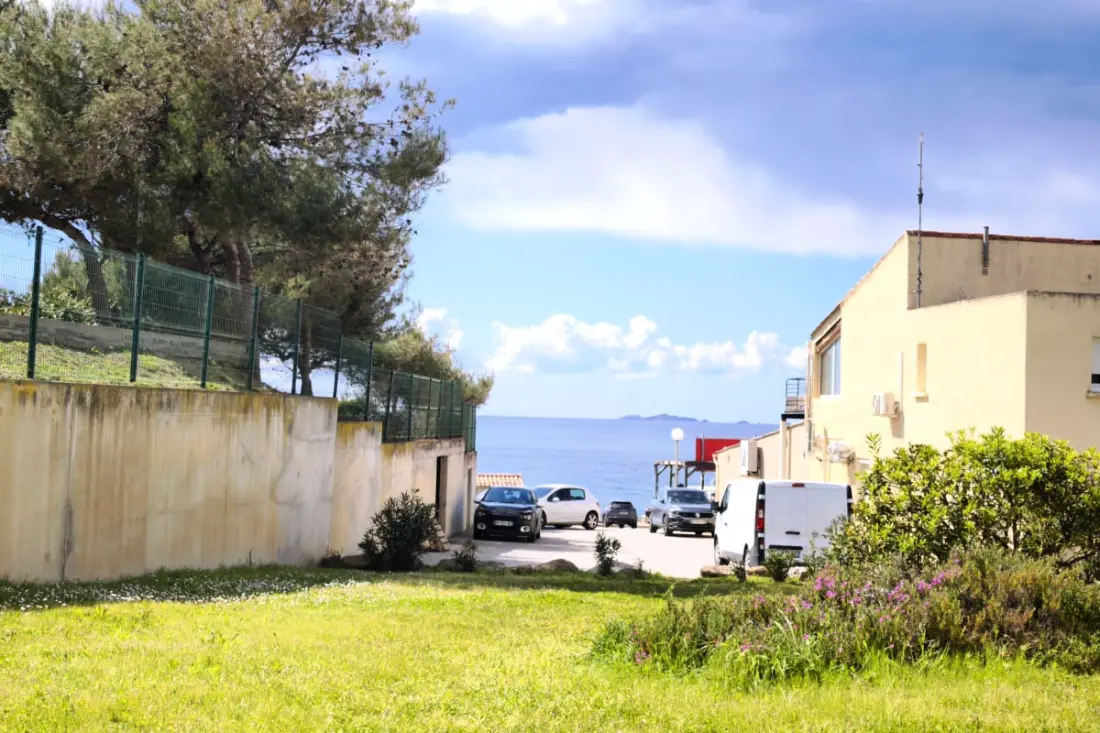 Apartman 100m De La Mer terasz