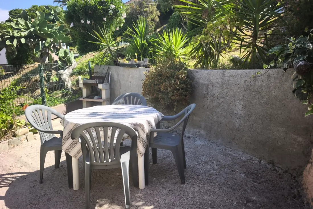 Stúdió kétlépcsős Balcony-val a strandtól