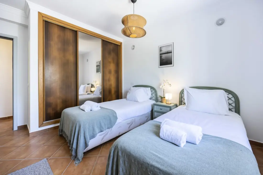 Casa Jasmine - zárt kert, úszómedence és nap Algarve