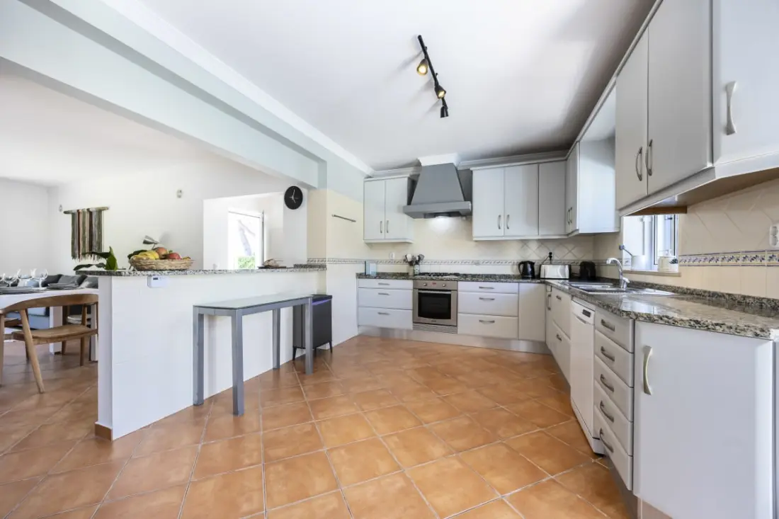 Casa Jasmine - zárt kert, úszómedence és nap Algarve