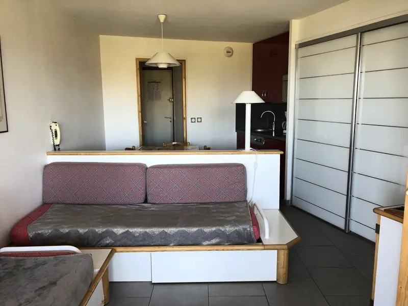 Residence Bear White Pv