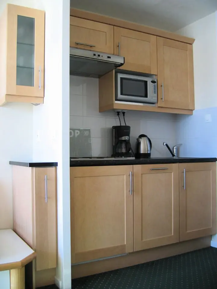 Residence Bear White Pv