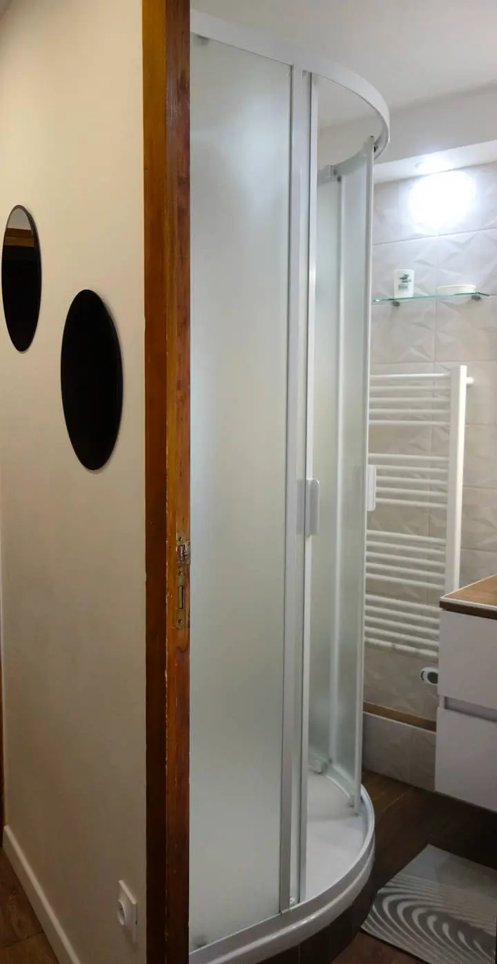 Residence Bear White Pv