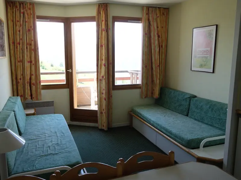 Residence Bear White Pv