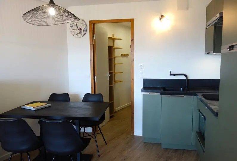 Residence Bear White Pv