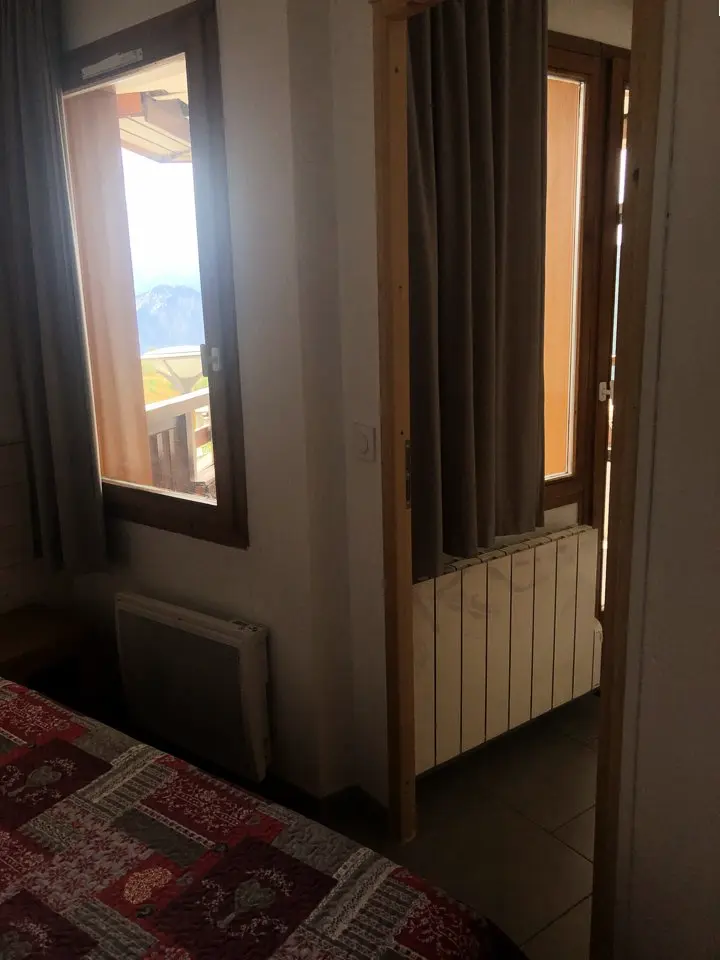 Residence Bear White Pv