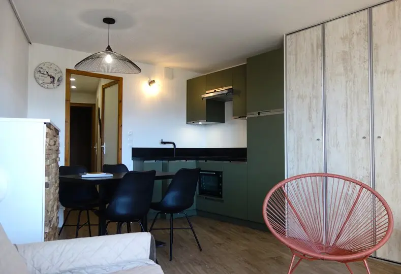 Residence Bear White Pv