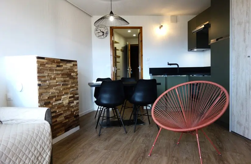 Residence Bear White Pv