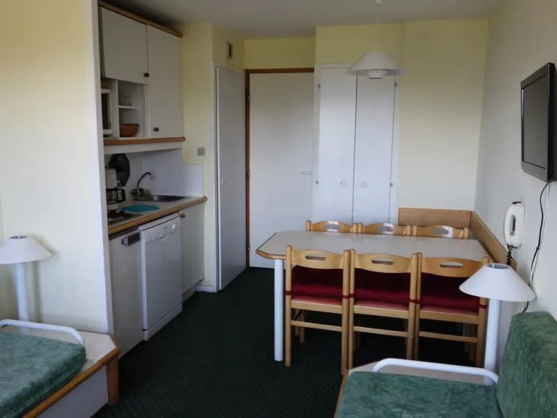 Residence Bear White Pv