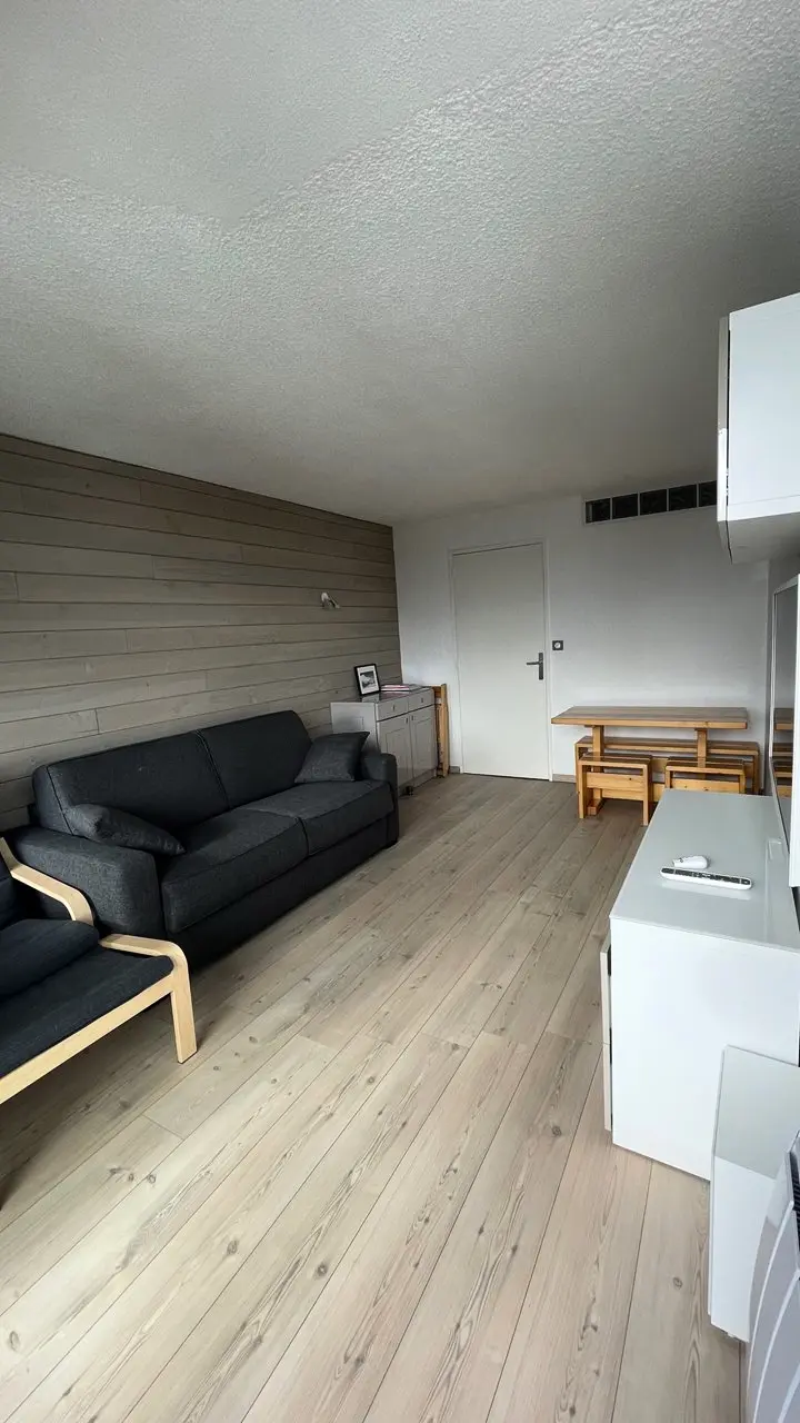 Roche Mantel Residence