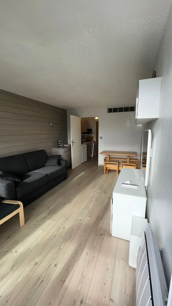 Roche Mantel Residence