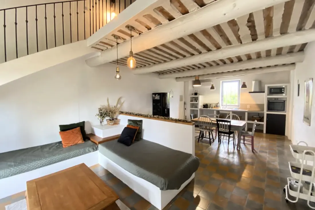 84b6 - Loft dans Mas de Charme du Xvième siècle