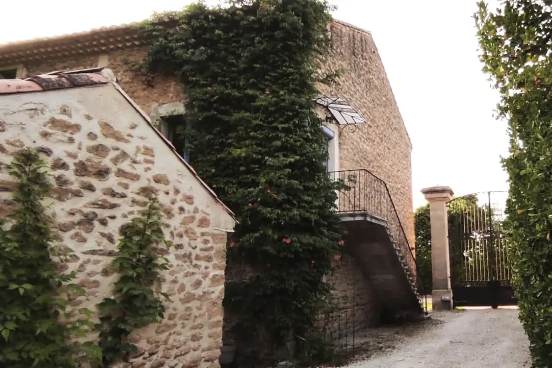 84b6 - Loft dans Mas de Charme du Xvième siècle