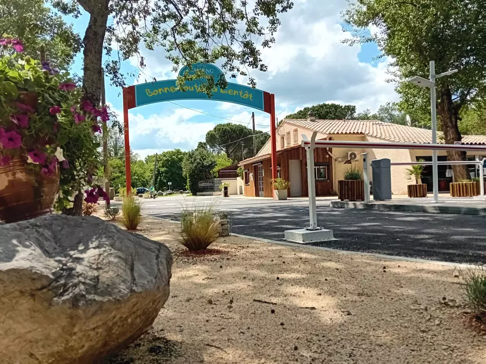 Camping Paradis Domaine de Gaujac4 Sterne★★★★