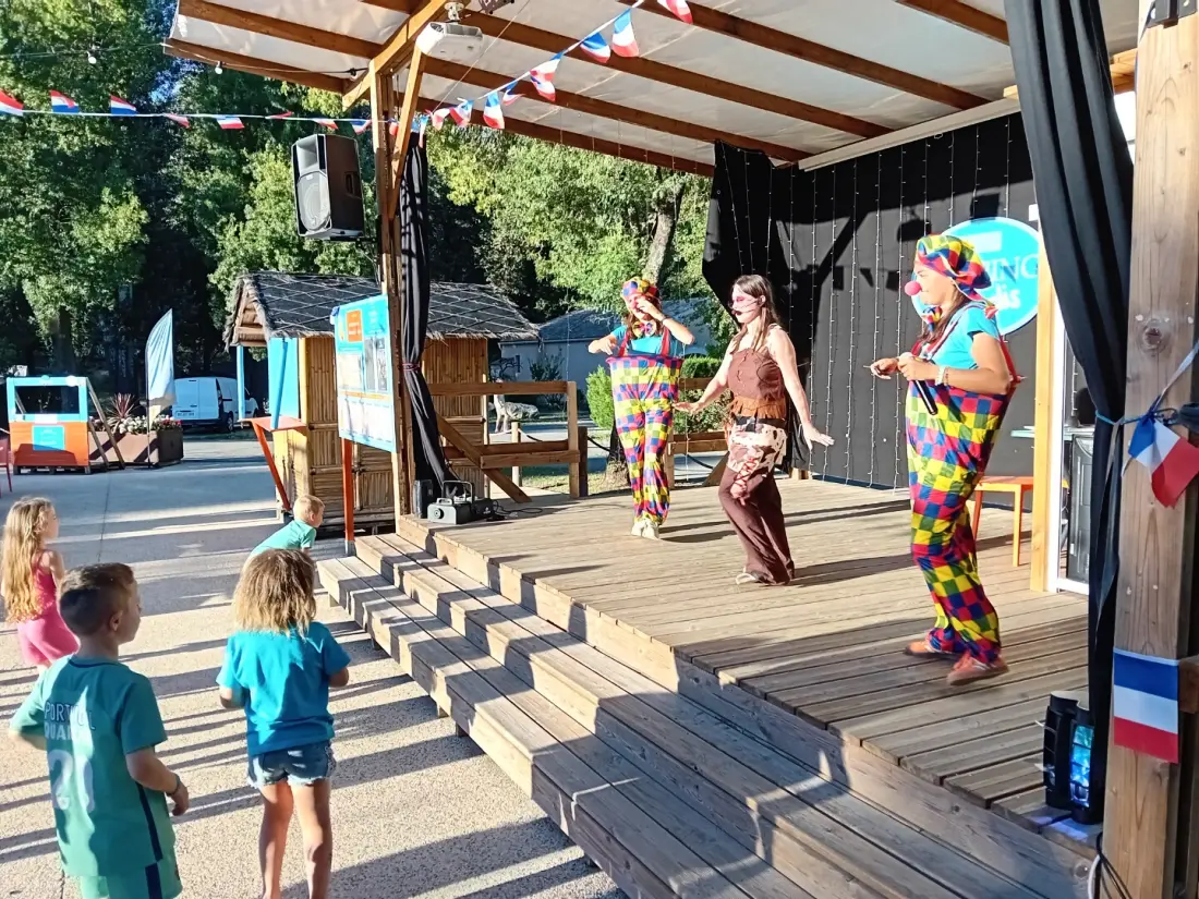 Camping Paradis Domaine de Gaujac4 Sterne★★★★