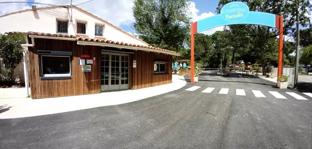 Camping Paradis Domaine de Gaujac4 Sterne★★★★