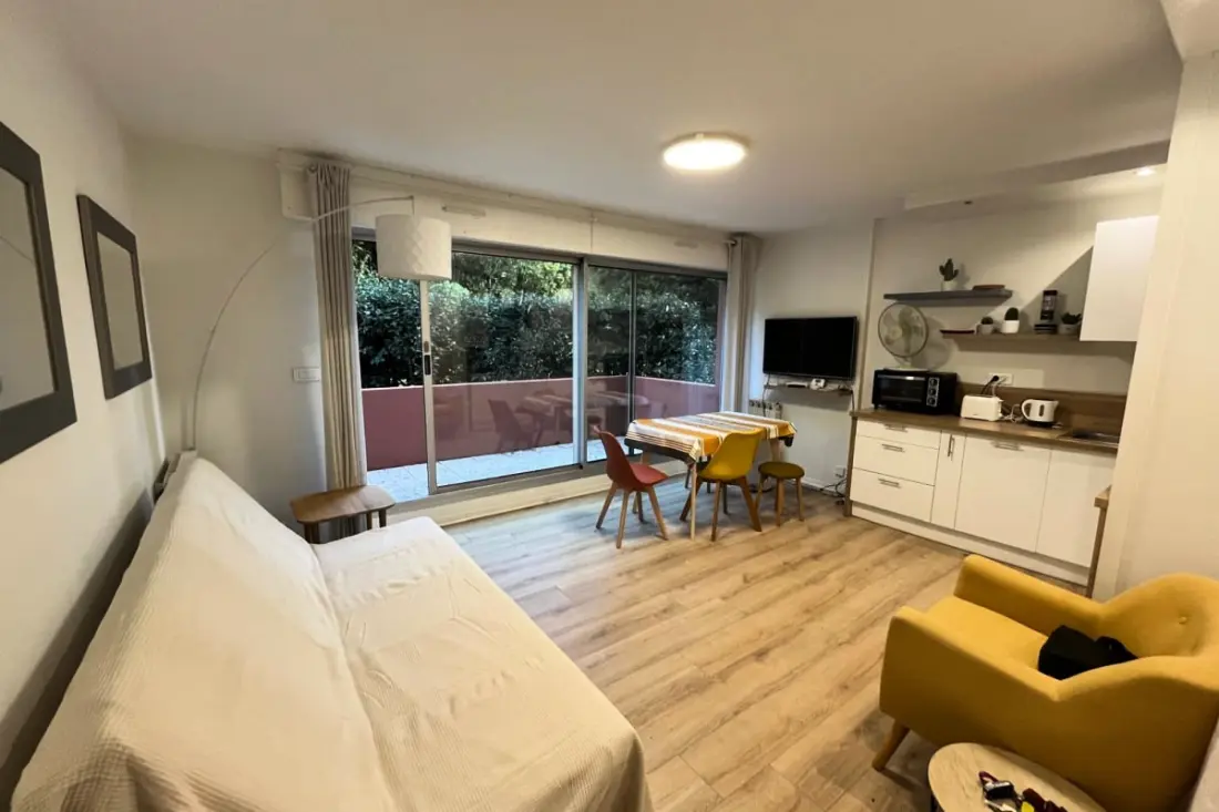 Luminous Studio for Terrace 200 M De La Plage