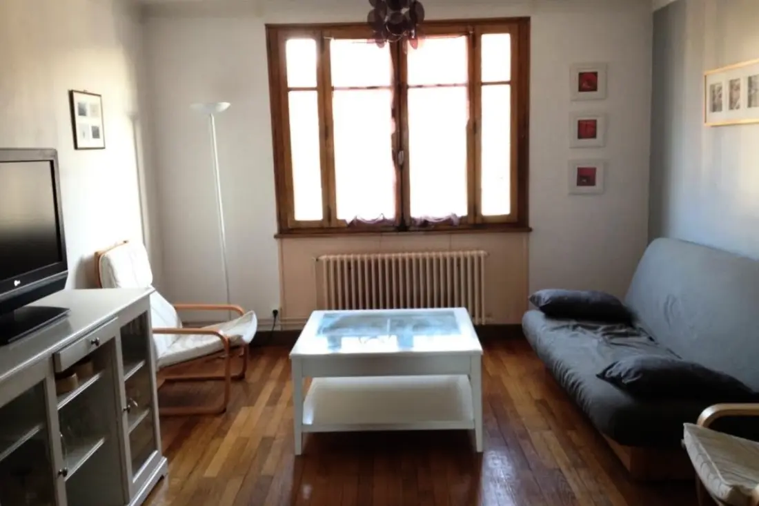 Hangulatos apartman erkéllyel és gyönyörű kilátással a hegyekre