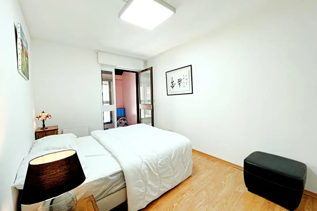 T4 Hypercentre + Balcony